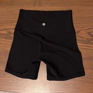 Align High Rise Shorts 8”
